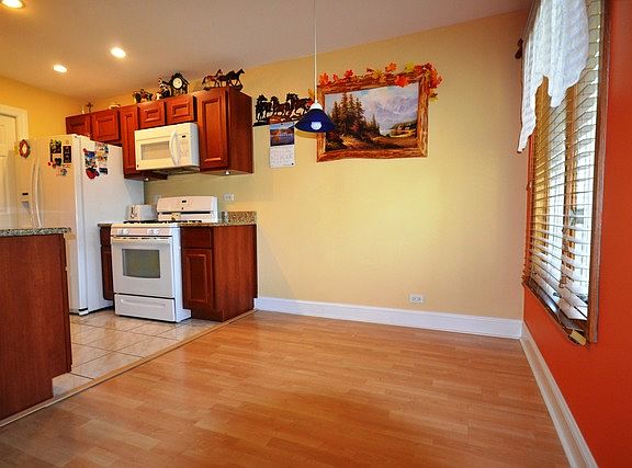 4th image of 1082 Cove Dr #142-C