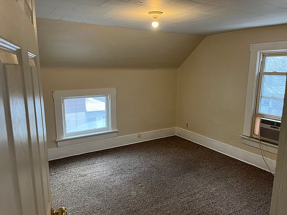 3rd image of 2211 18th St SW