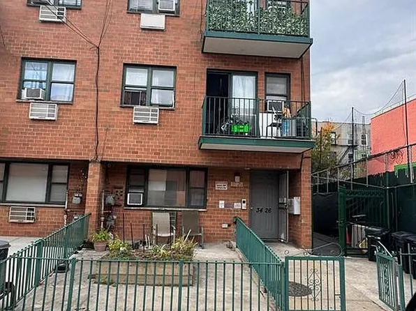 34-26 10th St #1, Astoria, NY 11106