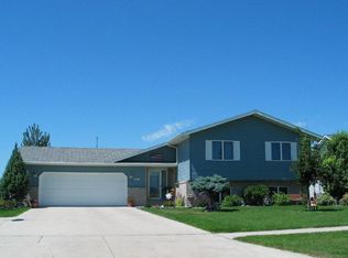 4668 Cherry St, Grand Forks, ND 58201