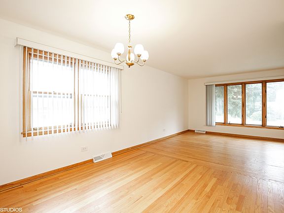 5th image of 2310 W Church St