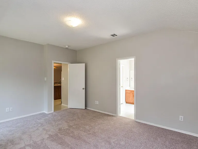 2404 Glenhaven Dr — Photo 15