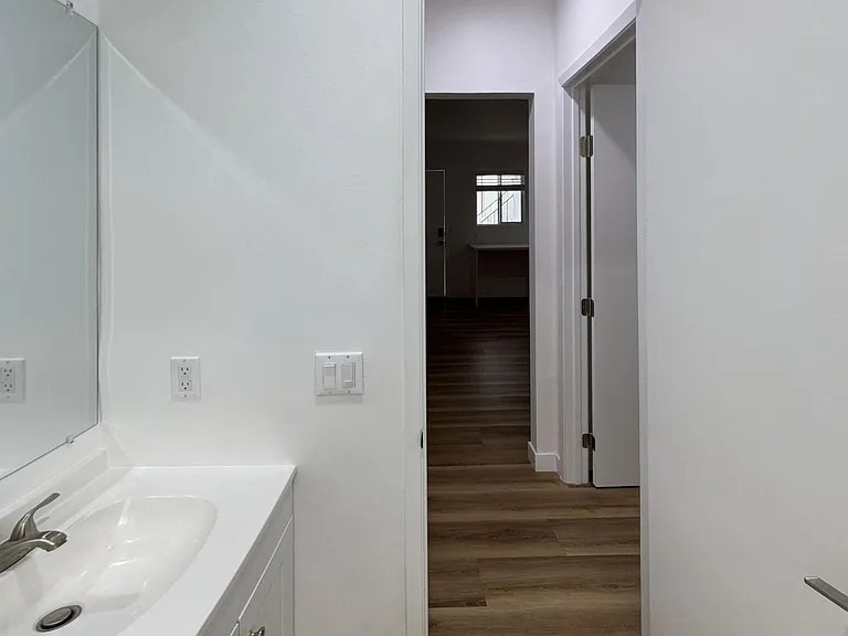 3630 Midvale Ave #6 — Photo 5
