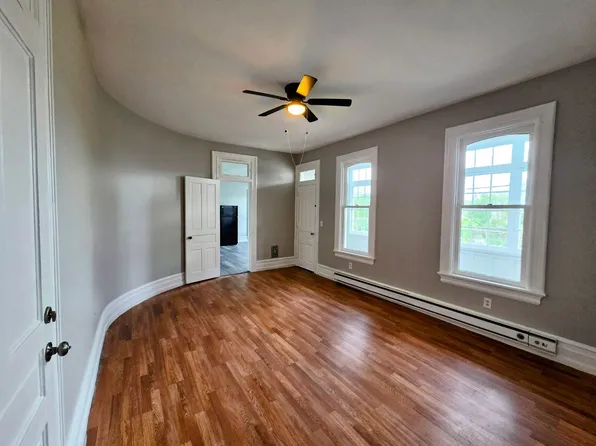146 Front St, Catasauqua, PA 18032