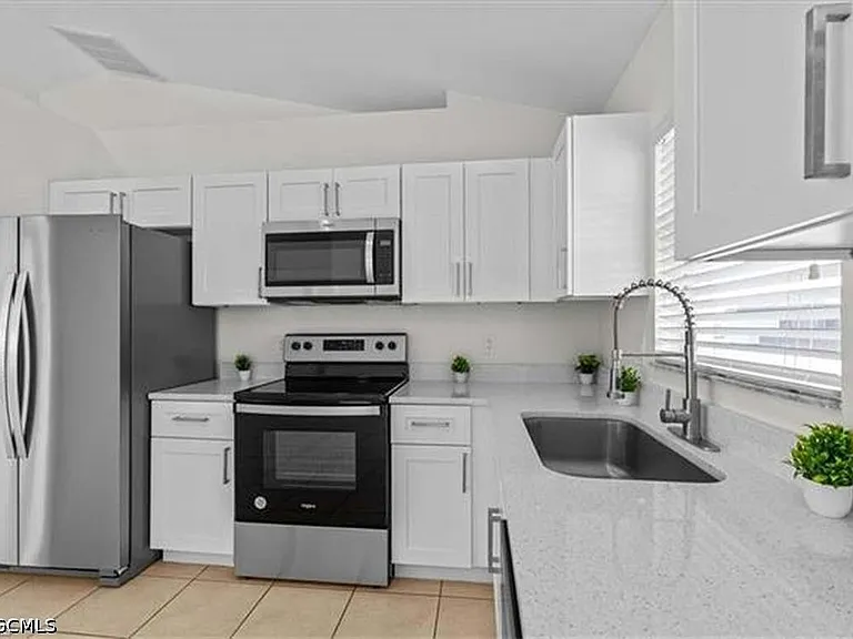 4303 26th St SW — Photo 9