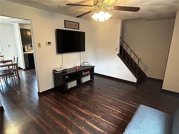 3rd image of 4823 Lucerne Rd