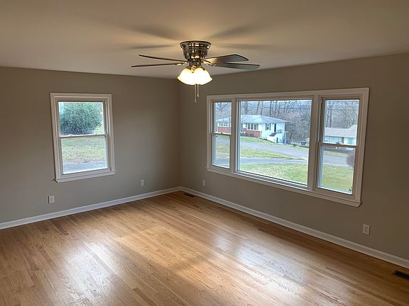 5th image of 4300 NE Wahli Dr