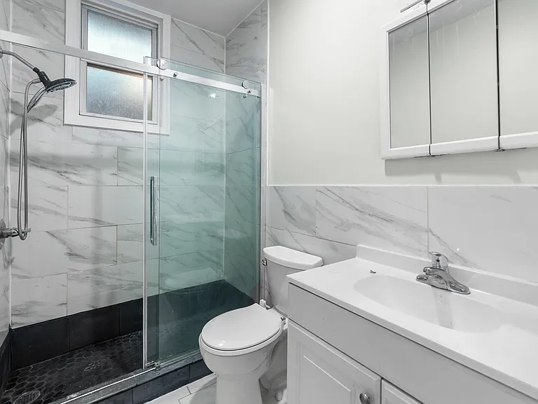 233 Avenue B #1R — Photo 6