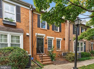 464 W Glebe Rd, Alexandria, VA 22305