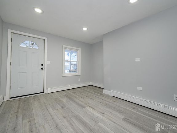 5th image of 408 David St