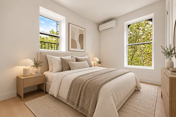 Bedroom, photo 1