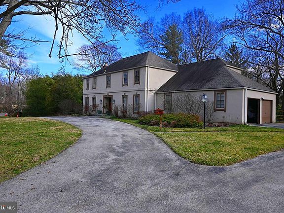 2nd image of 736 Woodleave Rd