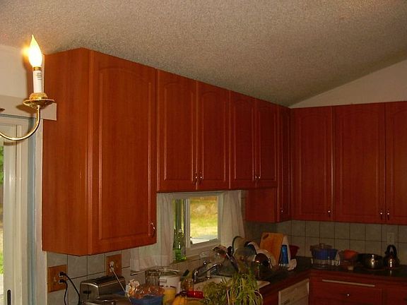 Dream Kitchens(tm) cabinet upgrade (main kitchen - July 2007)