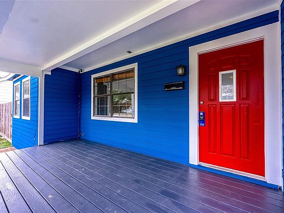 4th image of 2310 Oaklawn Dr