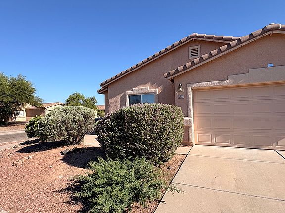 2nd image of 2133 W Roundwood Pl