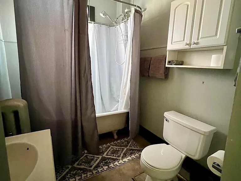 307 W Market St #4 — Photo 10