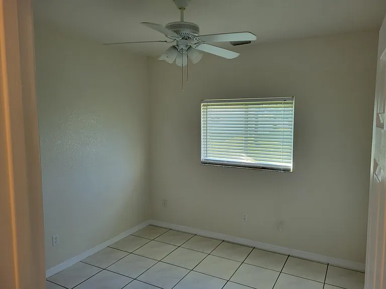 6833 Babcock St — Photo 10