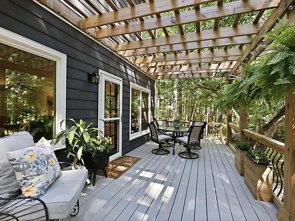 2nd image of 3201 Fox Terrace Dr