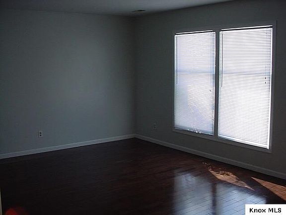 5th image of 360 Highland Hills Dr