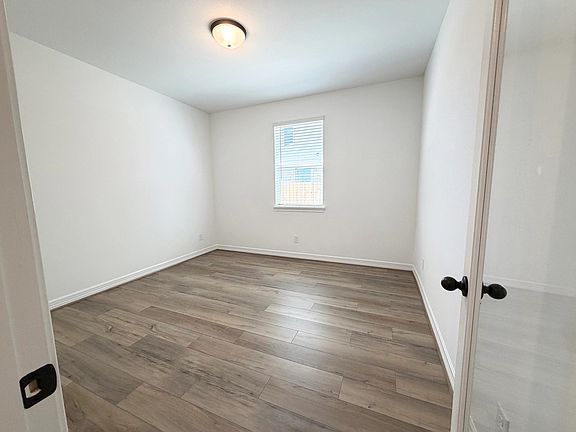 32103 Kalmia Hill Drive Interior Image 2