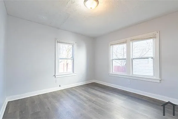 359 Clarendon Ave — Photo 43