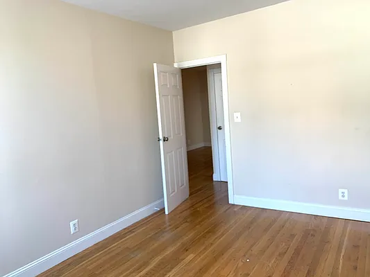 Rented by Capri Jet Realty Corp | media 13