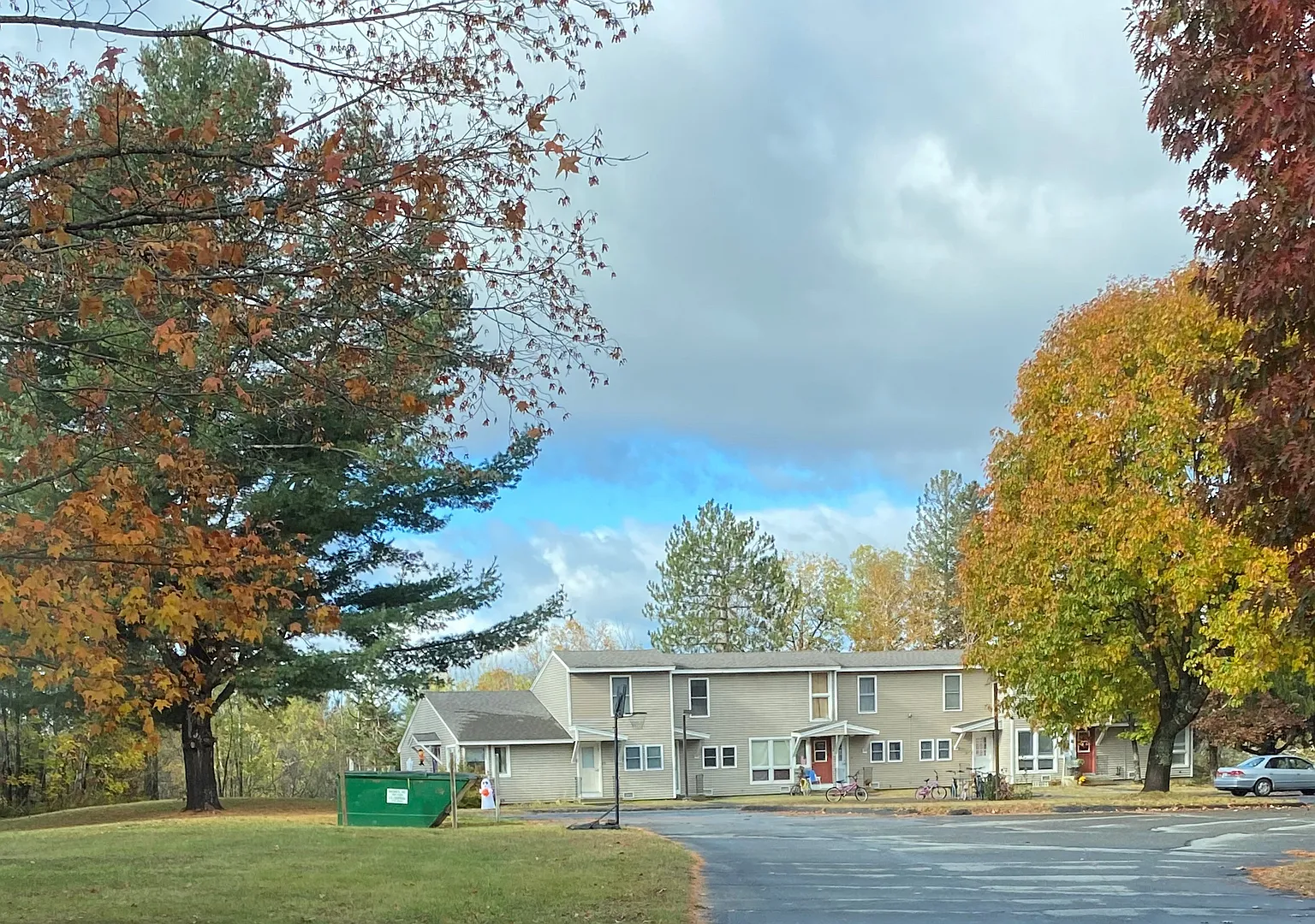 Lakeshore Apartments (Flagstaff) — Photo 1