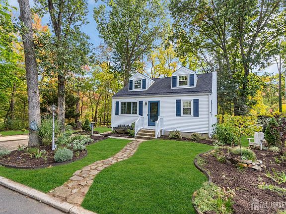 2nd image of 32 Bruning Ln