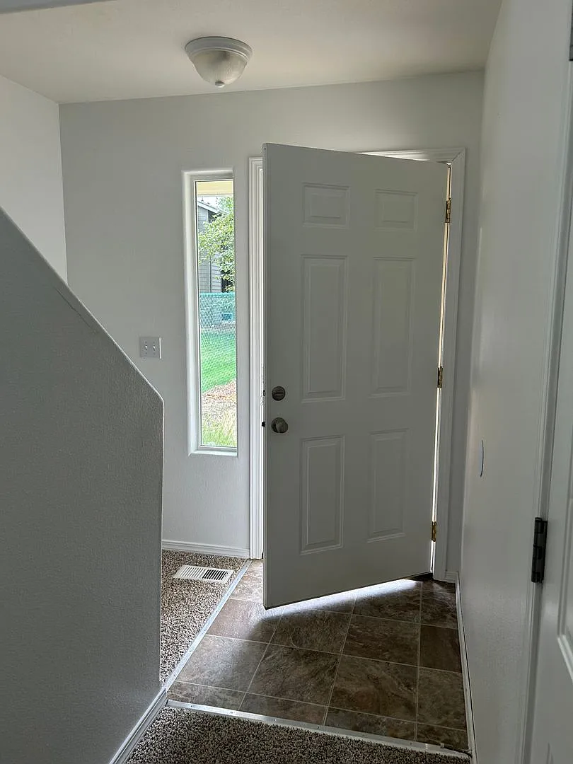 (872) Easy Street House - 3 Bedroom / 2.5 Bathroom — Photo 2