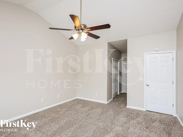 235 Lazy Willow Ln — Photo 8