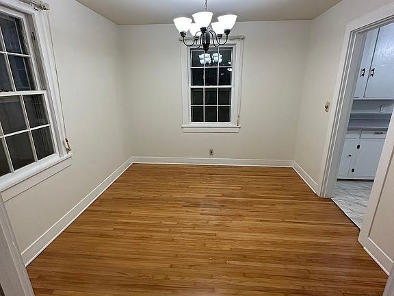 5th image of 205 E McKnight Dr