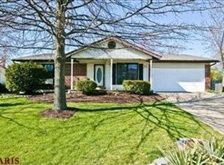 21 Lake Charles Dr, Saint Peters, MO 63376