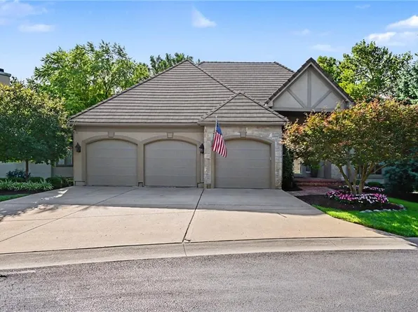 11359 El Monte Ct, Leawood, KS 66211