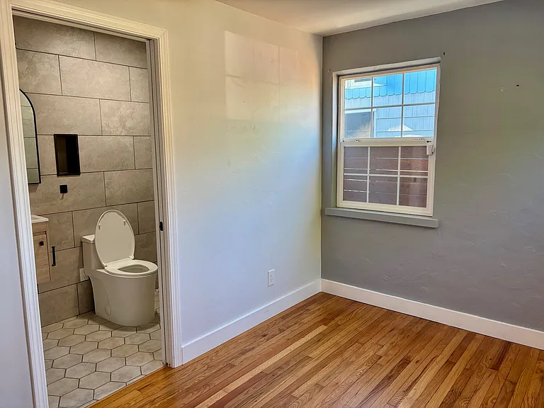 307 Toyon Way — Photo 8