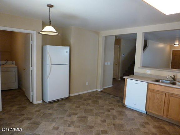 5th image of 2519 E Meadow Chase Dr
