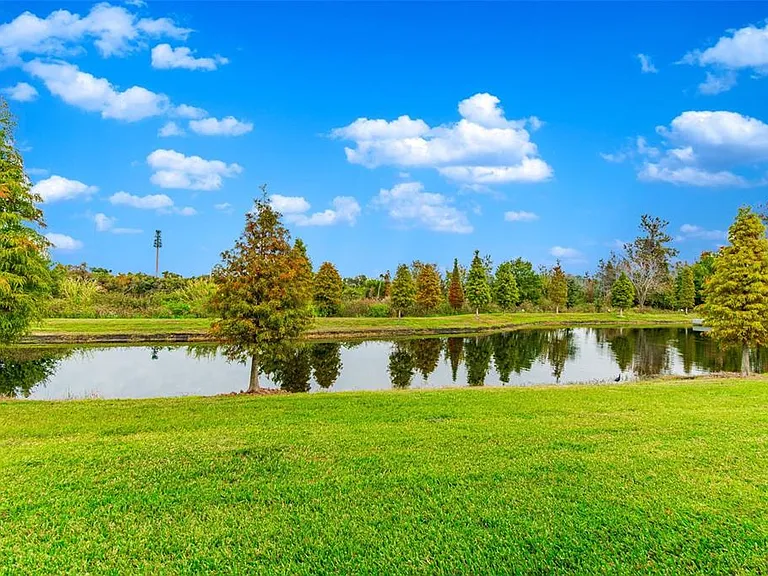 10687 Lake Montauk Dr — Photo 42
