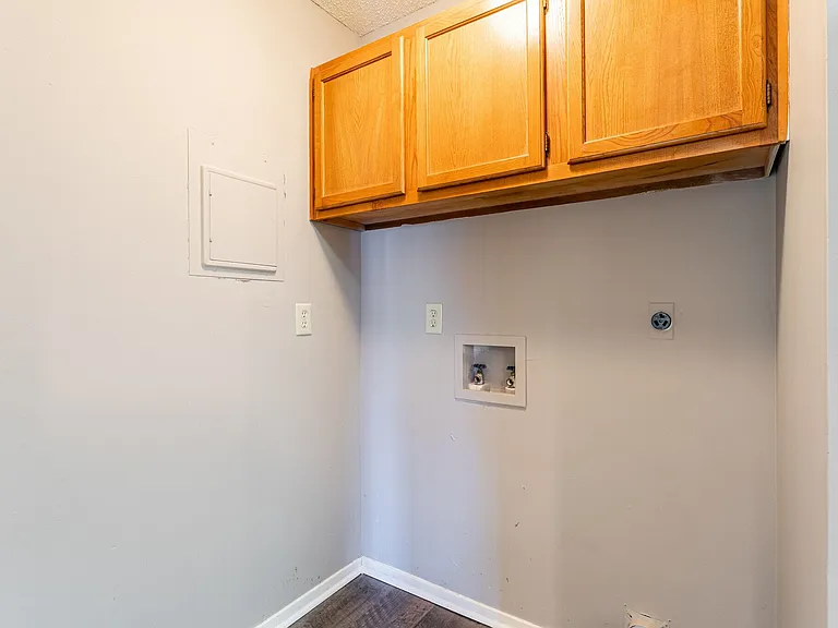 Foothills Apartments — Photo 7