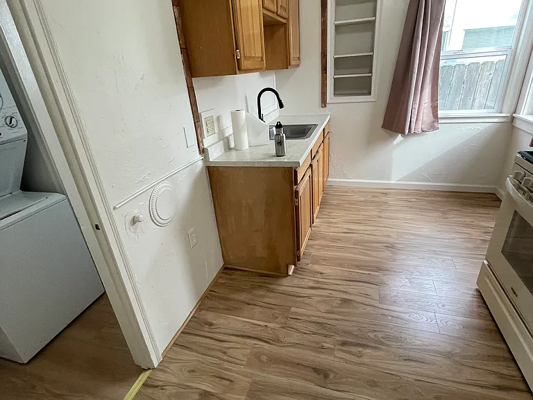 708 B St — Photo 41