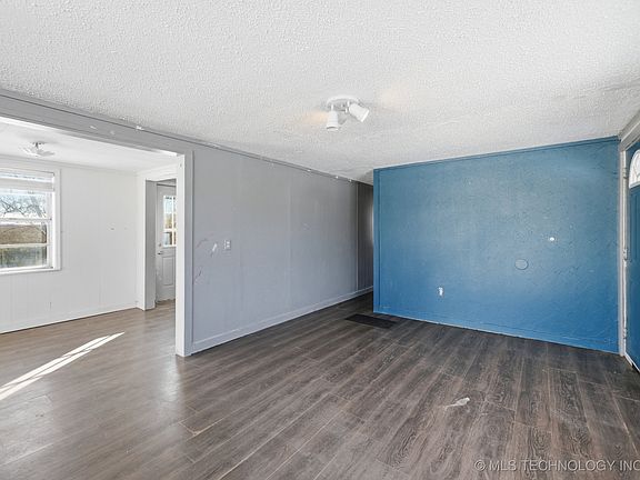 5th image of 219 S Ash St