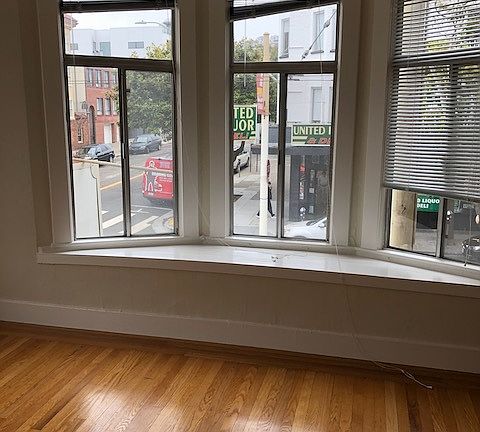 2nd image of 2410 Chestnut St APT 3