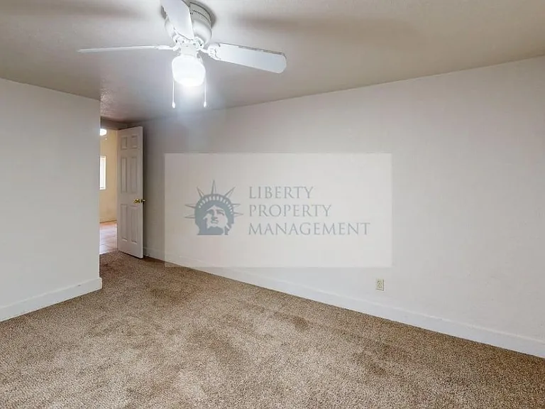 1114 Virginia Ave — Photo 9