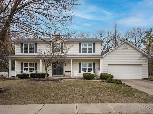 377 Clarendon Ln, Saint Charles, MO 63301