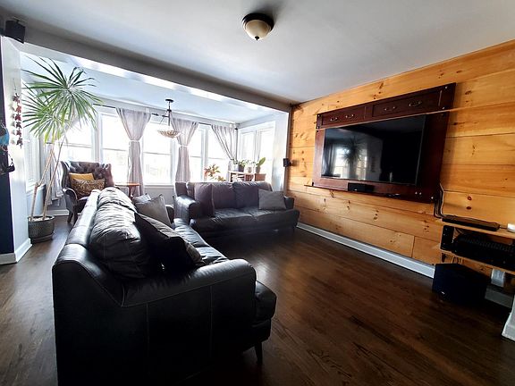 4th image of 5025 W Waveland Ave