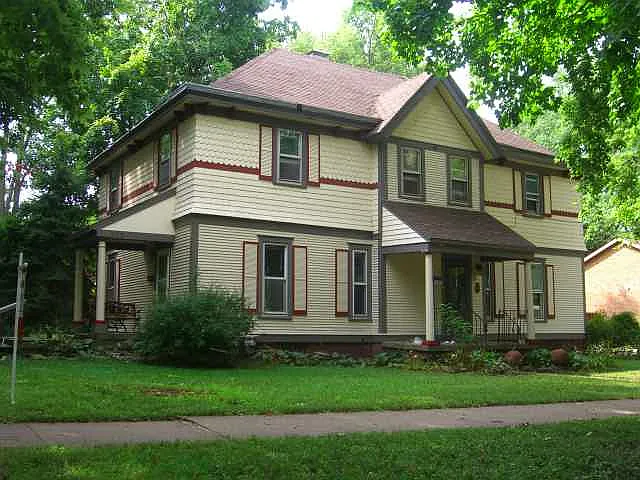 605 W Washington St photo 1