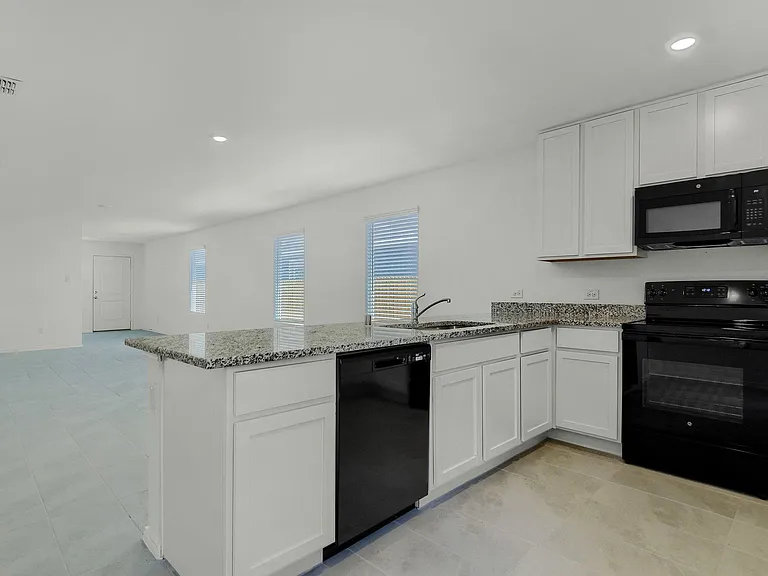 402 Harvest St — Photo 13