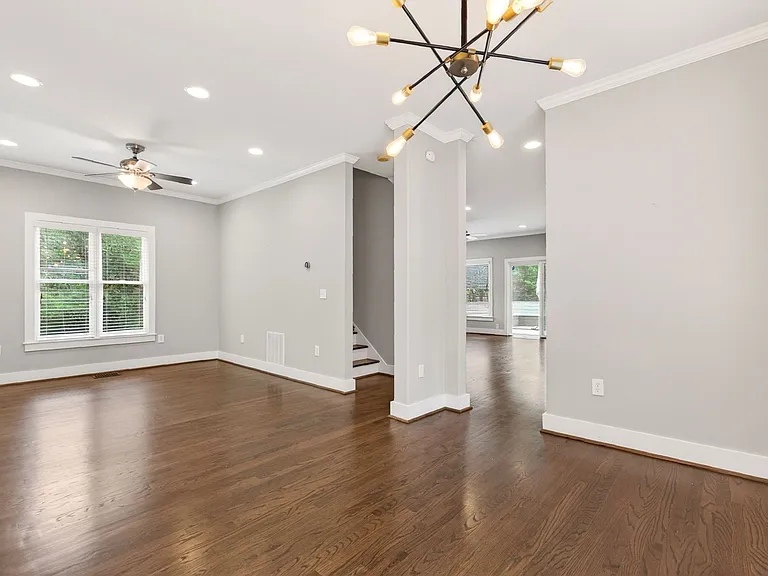 2801 Arborcrest Dr — Photo 3