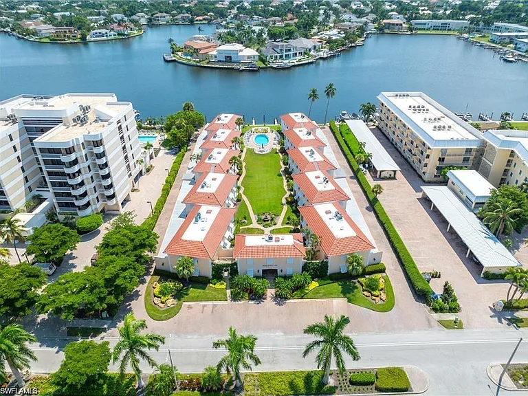 3070 Gulf Shore Blvd N #103 — Photo 37