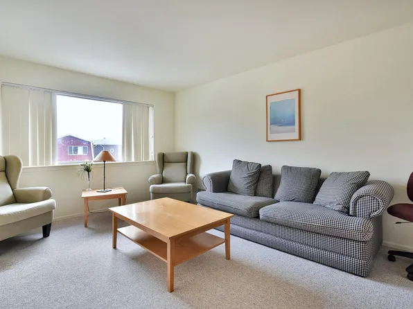 712 Bergen St #1B, Harrison, NJ 07029