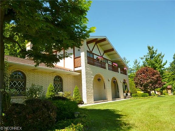 2nd image of 2950 Erich Dr