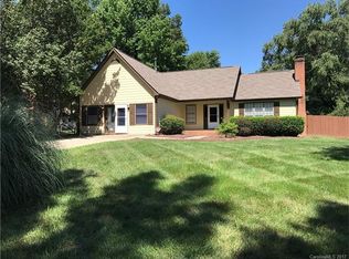 13428 Kintyre Ct, Matthews, NC 28105
